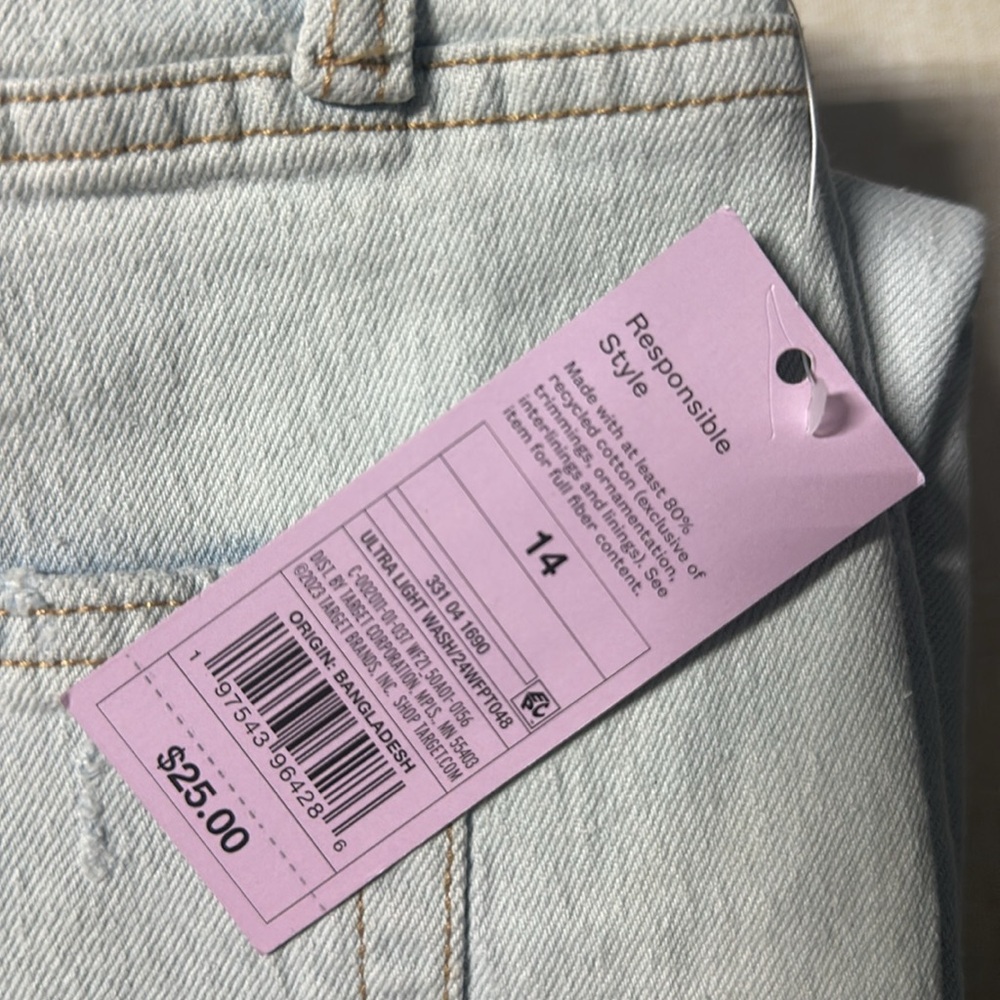 Women’s wild‎ fable super high rise tapered jeans ultra light wash - Picture 8 of 11